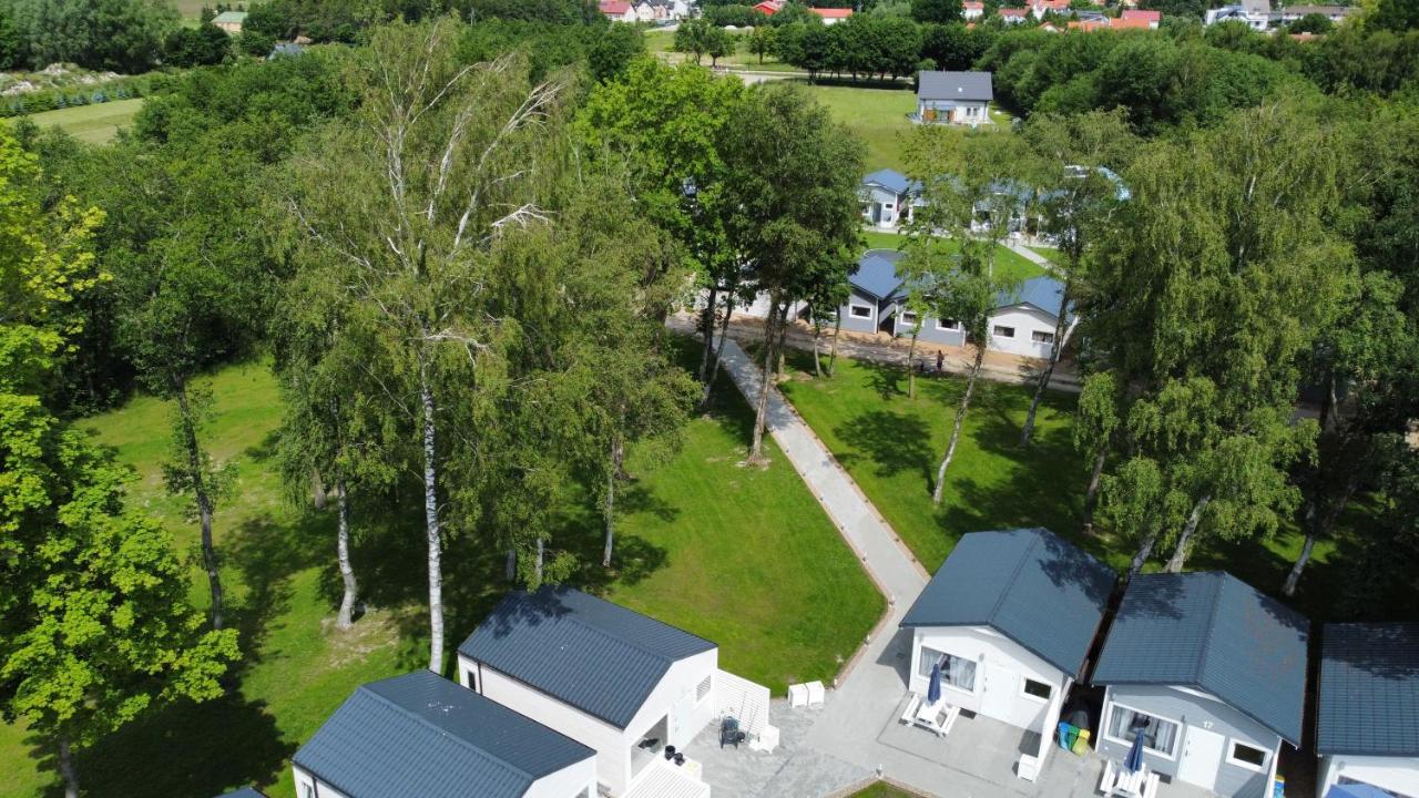 Lumi Resort Domki Letniskowe Z Podgrzewanym Basenem Rewal Exterior photo