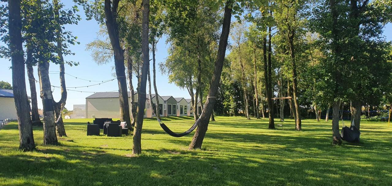 Lumi Resort Domki Letniskowe Z Podgrzewanym Basenem Rewal Exterior photo