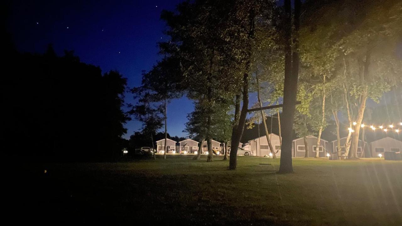 Lumi Resort Domki Letniskowe Z Podgrzewanym Basenem Rewal Exterior photo
