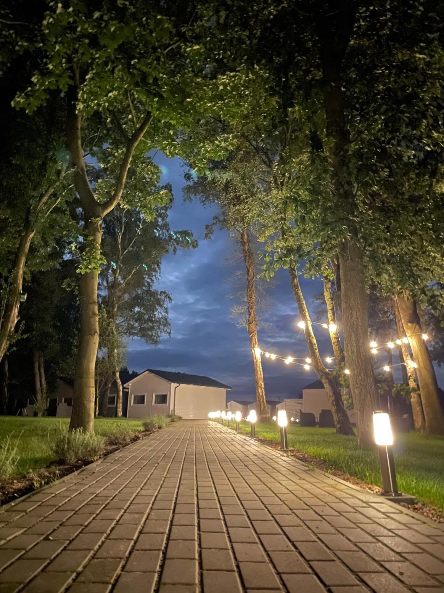Lumi Resort Domki Letniskowe Z Podgrzewanym Basenem Rewal Exterior photo
