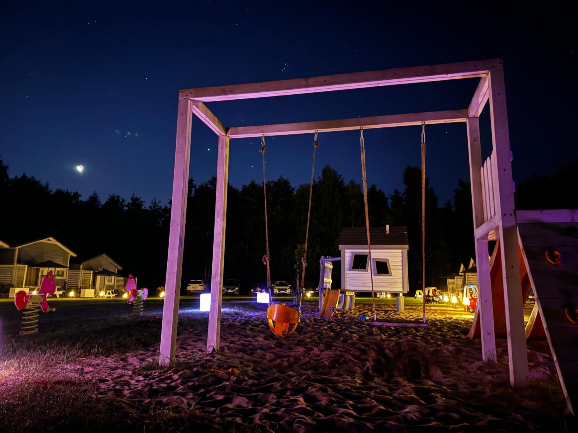Lumi Resort Domki Letniskowe Z Podgrzewanym Basenem Rewal Exterior photo